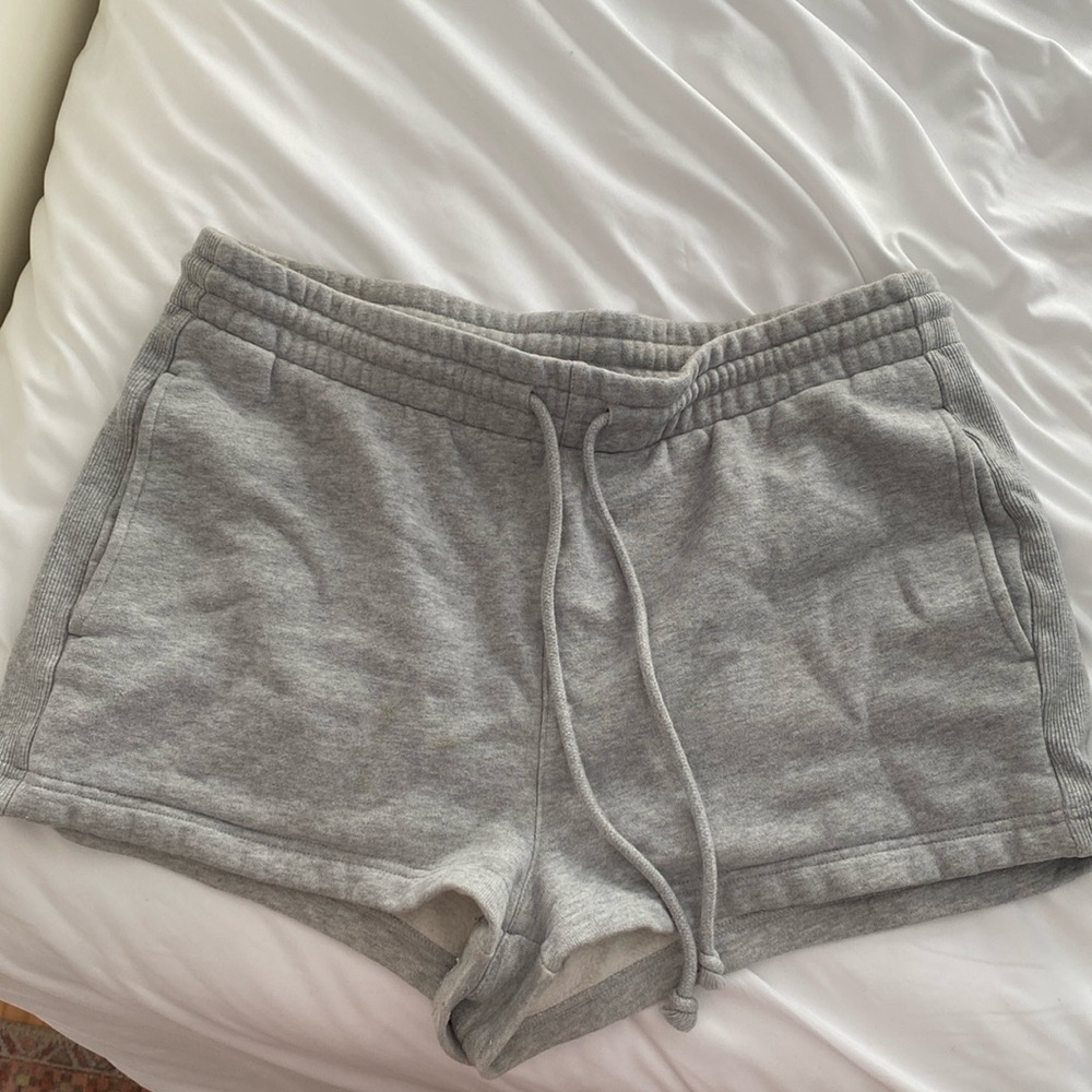 Aritzia TNA Cozy sweatshorts size L